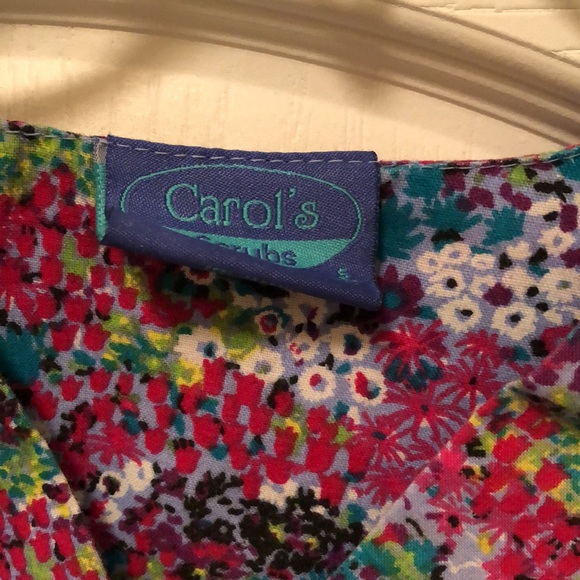 Lightly worn scrubs top size S - Picture 2 of 2